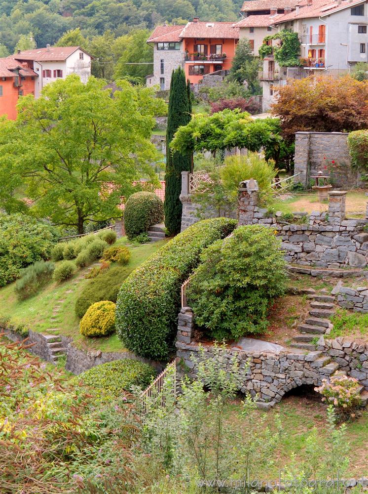 Quittengo fraction of Campiglia Cervo (Biella, Italy) - Houses and gardens of the town